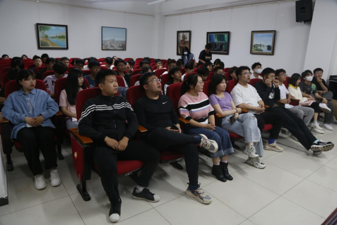 美術(shù)學(xué)院“團(tuán)結(jié)就是力量”電競交流賽決賽圓滿收官